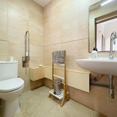 Villa 4 Bedroom In Benalmadena