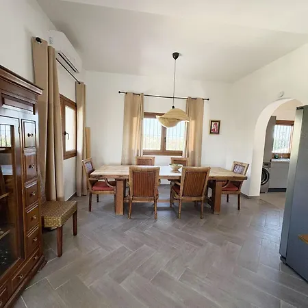 4 Bedroom In *