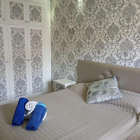 4 Bedroom In Villa *
