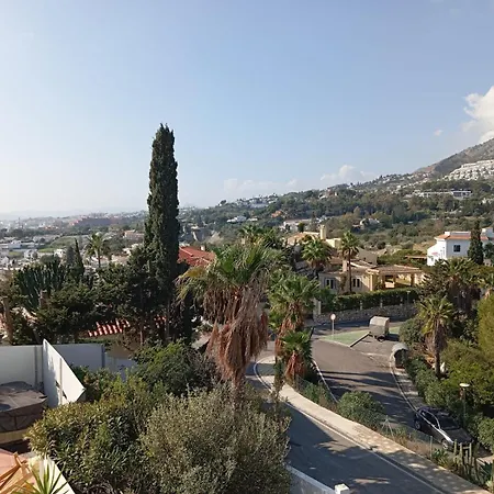 4 Bedroom In Villa *